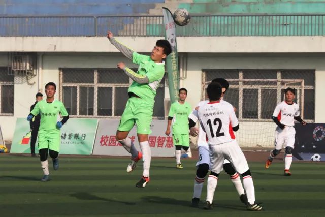 全网误会他了！福克斯8秒争议上篮并非上头，真实思路太清醒！